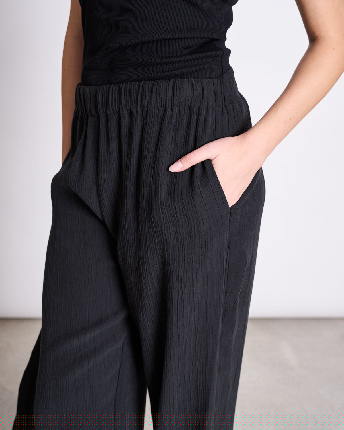 CRINCLE PANTS HAVA BLACK | Jan ´n June