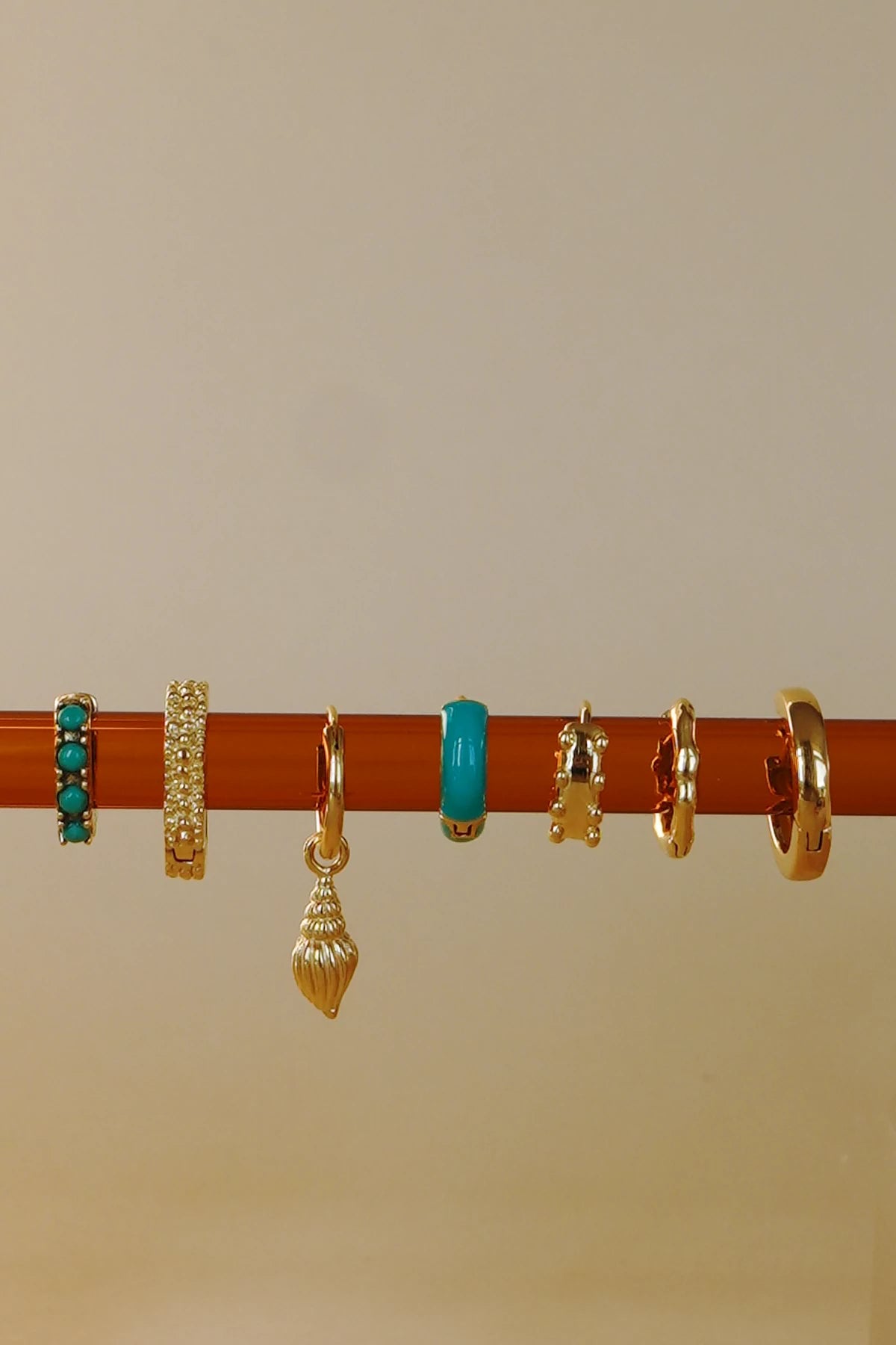 Ohrring Mediterranean enamel huggie Gold | wildthings